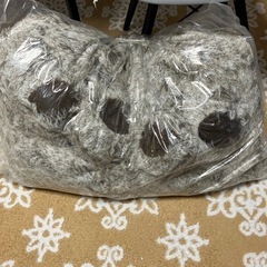 新品ソフトフェイクファー コージー ベアパウ型 ドーナツドッグベッド - 小型から中型犬用 洗濯機で洗えるの画像