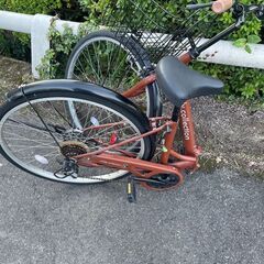リサイクルショップどりーむ鹿大前店　No1807 折りたたみ自転車　26インチ　ギア切替付き　ライト付き　カゴ付き　このサイズで折りたたみ♪　便利♪の画像