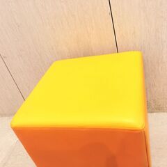 琉■66■アスプルンド スツール イス 椅子 正方形 オレンジ 家具の画像