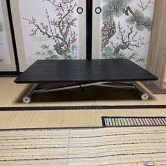 昇降テーブルの画像
