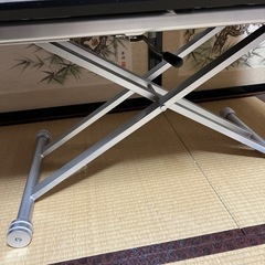 昇降テーブルの画像