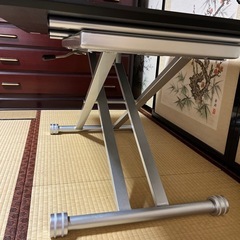 昇降テーブルの画像