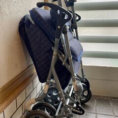 シルバーカー 美品です。折りたたみ可能の画像