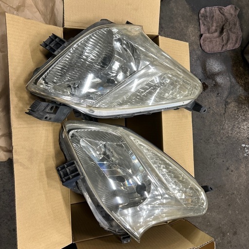 ラクティス　ベッドライト左右