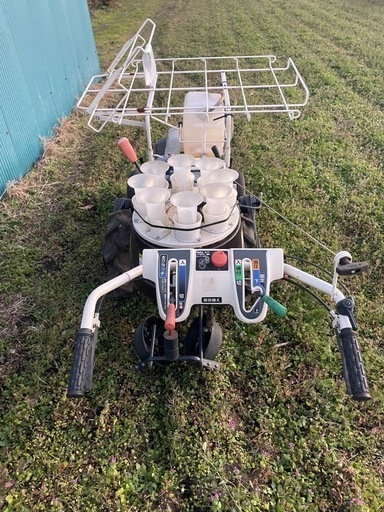 イセキ　葉菜用移植機