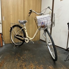 新車　ラピス　26インチ　カートリッジBB　LEDオートライト　ローラーブレーキ　アイボリーの画像