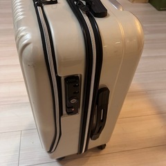 一旦決まり 12/11まで 機内持ち込み スーツケースの画像