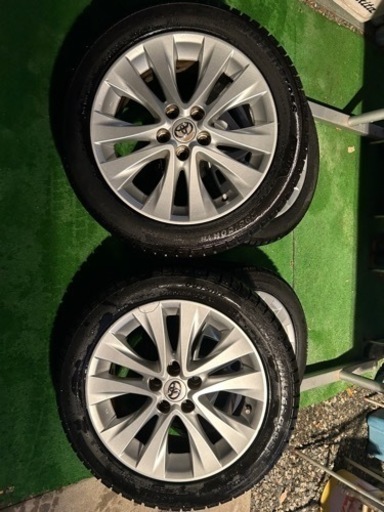 車のパーツ タイヤ、ホイール