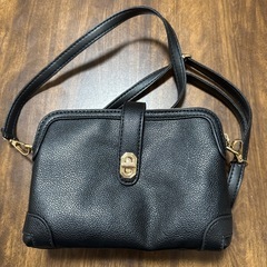 黒 ショルダーバッグ