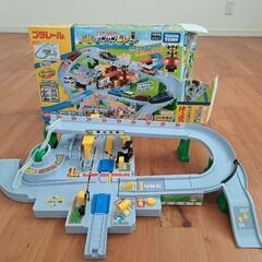 トミカ　プラレール　かんかん踏切セット
