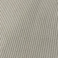 GU  生成り ニットのベスト の画像