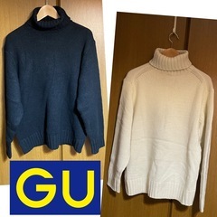 GU 白と黒のハイネックのニット 2枚セットの画像
