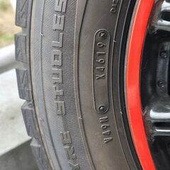 ダンロップのスタッドレスタイヤ4本の画像