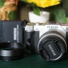 PENTAX　Q10　　＋標準レンズ　充電器と電池ありの画像
