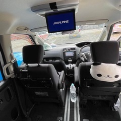 車日産セレナの画像