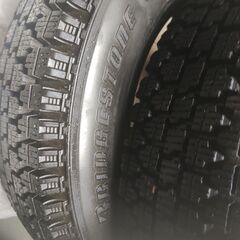スタッドレスタイヤ　ブリジストン　あまり使っていませんでした。145 70R12の画像