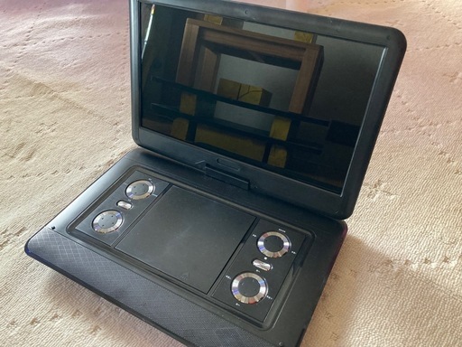 ポータブルDVDプレーヤー