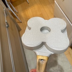 CAROTE カローテ 目玉焼きフライパン 仕切り ガス火・IH対応 PFOA PFOS フリー 4つ穴円形フライパン マルチパン 朝食パン こびり付かない 洗いやすい 大判焼き器 お弁当 今川焼き パンケーキ 焼きおにぎり グレージュ 一年補償 Cosyシリーズの画像