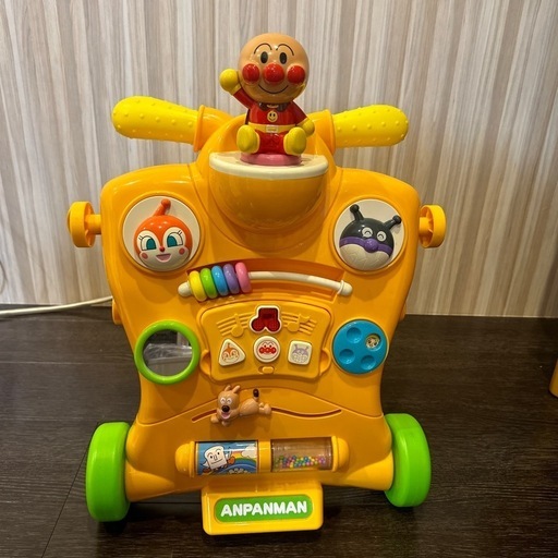 アンパンマン　　乗るおもちゃ