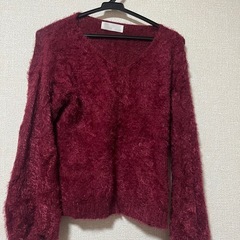 ニットセーター（赤）