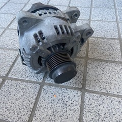 アルファードオルタネータの画像