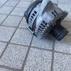 アルファードオルタネータの画像