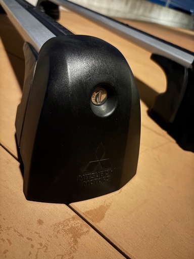 アウトランダーPHEV 三菱純正ベースキャリア(THULE製)