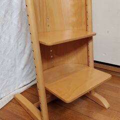 世田谷区近辺配送可能　モイジチェア ベビーチェア ドイツ製 MOIZI　木製椅子　チャイルドチェア 子供椅子　組み立て式 座面と足置きの高さ調節可の画像