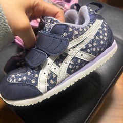 キッズ　スニーカー　2足
の画像