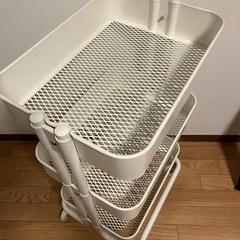 IKEA ロースコグ　ワゴンの画像