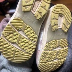 asics ハイカット　ベビーシューズの画像