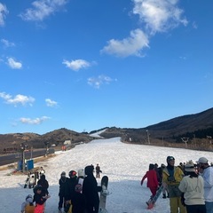 13日　九重スキー場オーペン　自分は1人なので一緒に滑る人を探し...