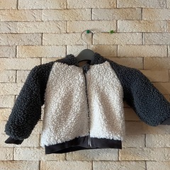 ボアフード（くまみみ）付きジャケット グレーとホワイトの画像