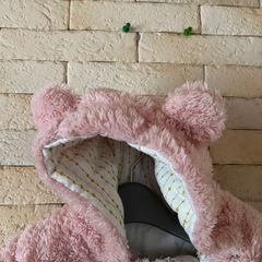 クマ耳付きモコモコカバーオールピンクの画像
