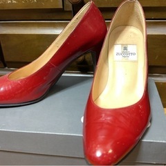 赤いzuccottoハイヒールパンプス