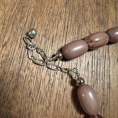 軽量プラスティック製　石のようなネックスの画像