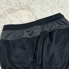 adidas ラインパンツの画像