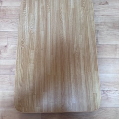 折り畳みテーブルの画像