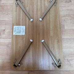 折り畳みテーブルの画像