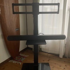 テレビスタンド&サラウンドスピーカー
　　　　　の画像
