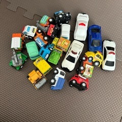 トミカ　チョロQ