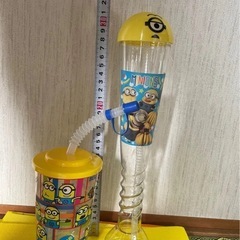 ミニオンズ　蓋付きストロー付き光るカップ　ドリンクカップの画像