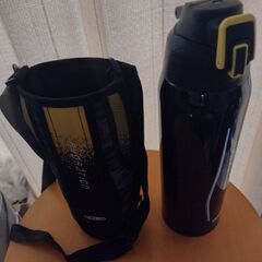 サーモス水筒1.5リットルの画像