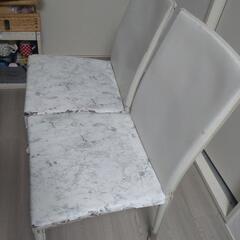白い椅子　ダイニングチェア2個