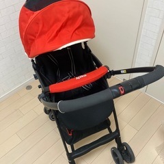 【美品】アップリカ 【ラクーナエアー】オート４キャス 両対面 4.6kgと軽いの画像