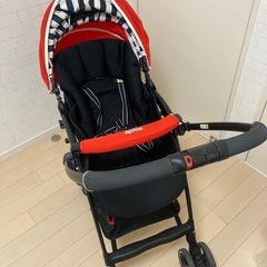 【美品】アップリカ 【ラクーナエアー】オート４キャス 両対面 4.6kgと軽いの画像