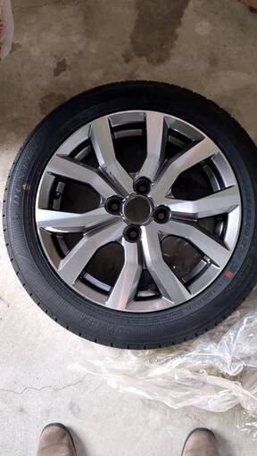 新品未使用　ダイハツ　トール　カスタムＧターボ　純正ホイール・タイヤ　１本（トヨタ　ルーミー））