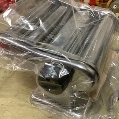 新品、家庭用製麺機です。