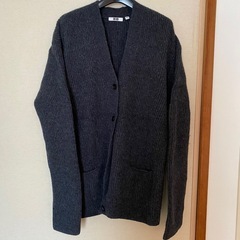 1000円　ユニクロU ウール100% カーディガン　Mサイズ の画像