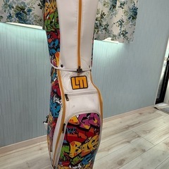 定価約5万円のラウンドマウスキャディーバッグ
の画像